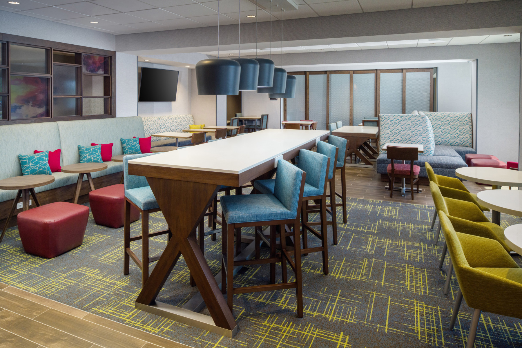 Hampton's Perfect Mix Lobby - Social Space