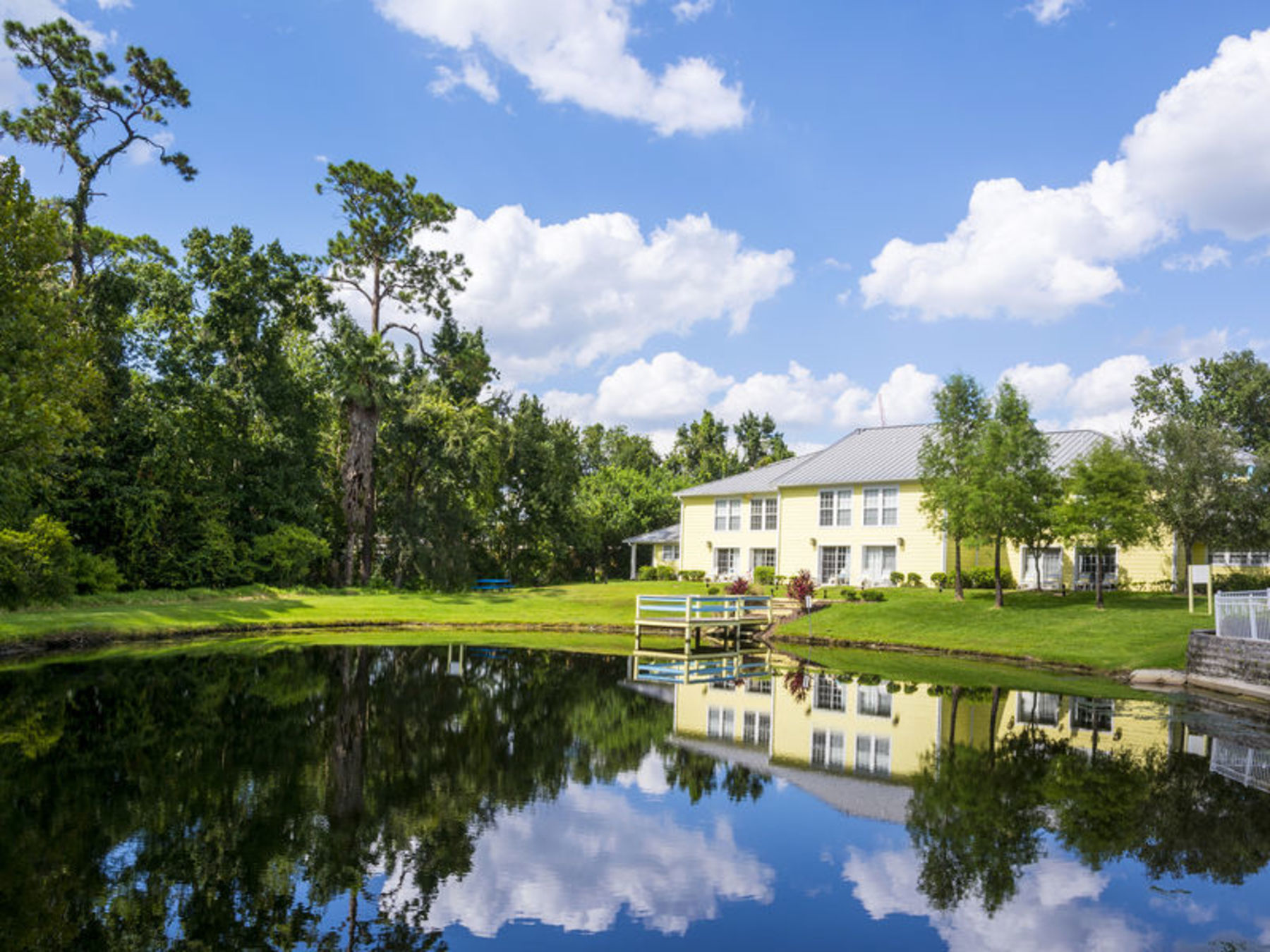 Exterior hotel and lake