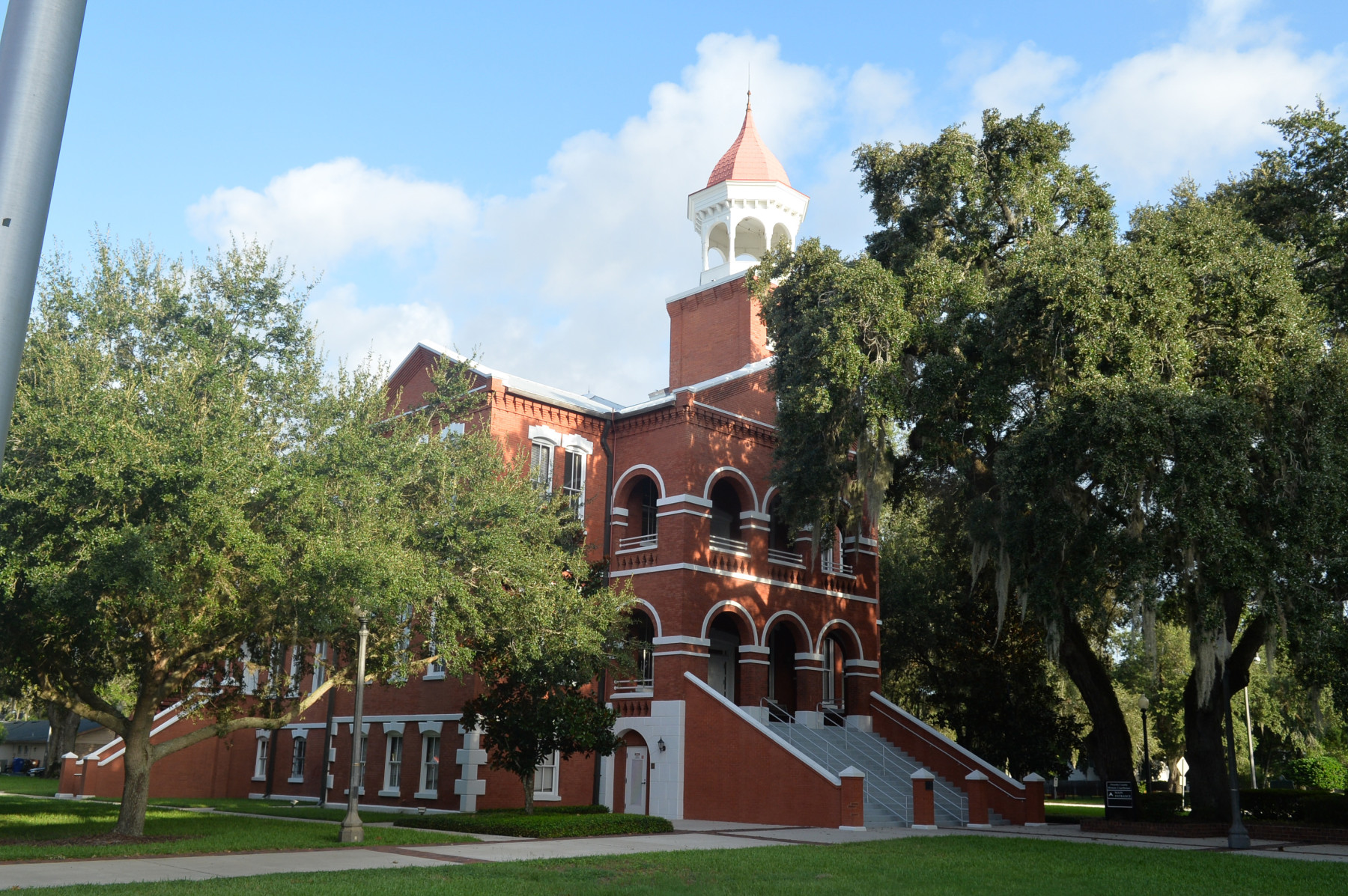 Updated Image of Courthouse