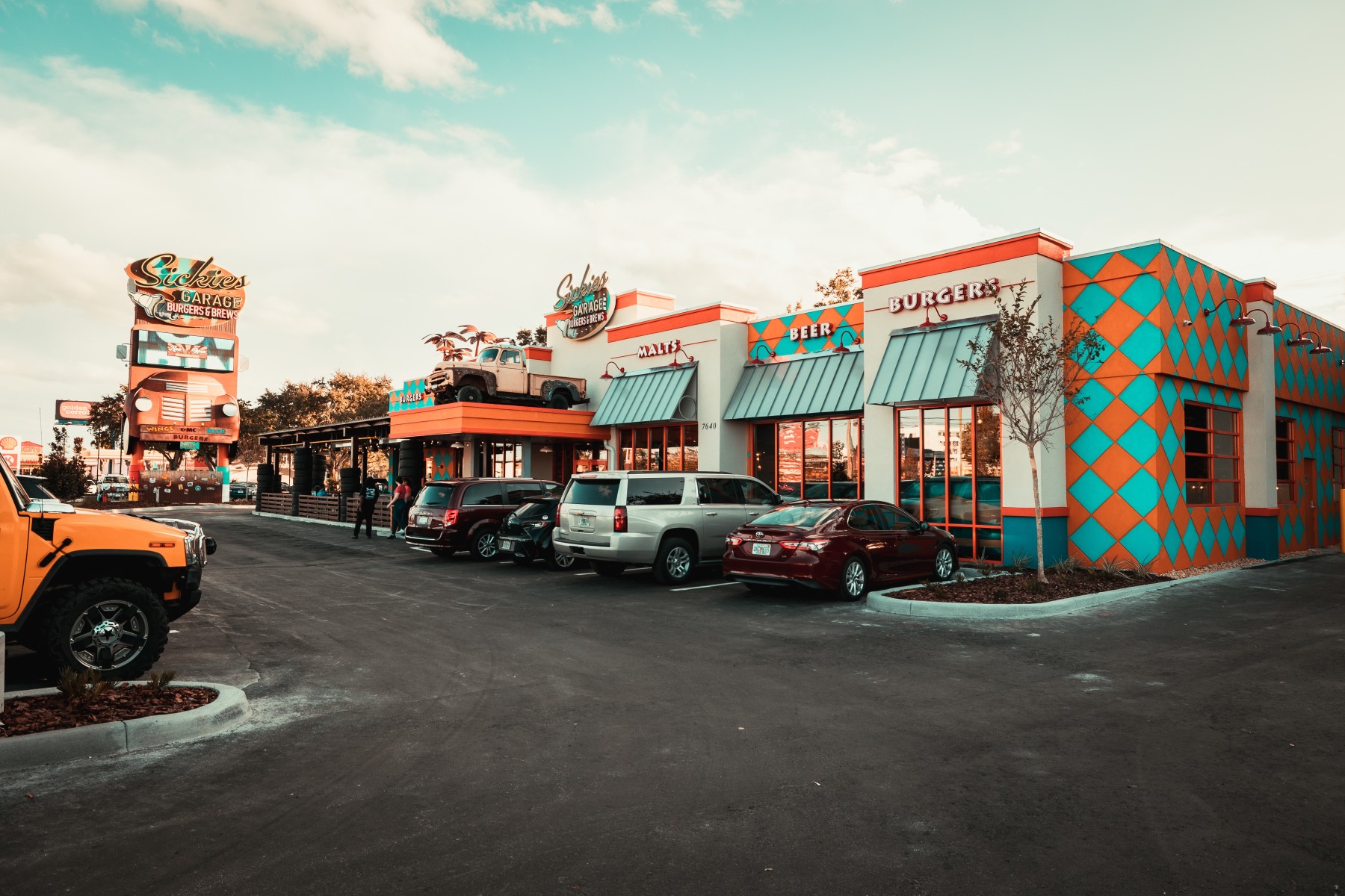 Sickies Garage Burgers & Brews storefront in Kissimmee, FL