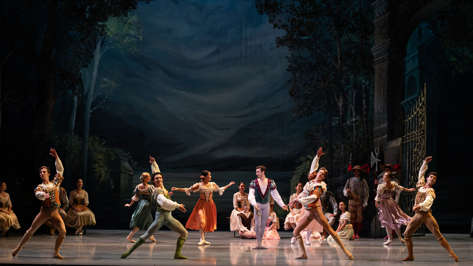 Orlando Ballet in Christopher Stowell's Swan Lake