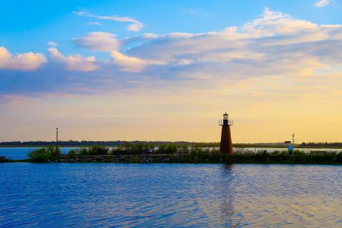 Lakefront Park Lighthouse