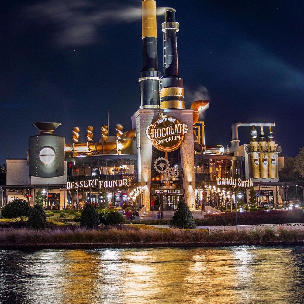 An evening shot of the Toothsome Chocolate Emporium