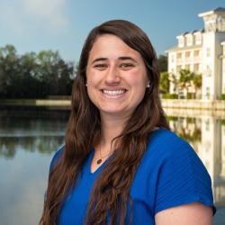 Allie Devine Headshot 25