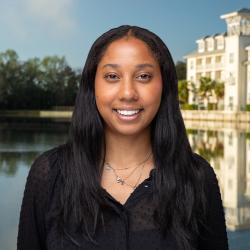 Breana Lambert Headshot 25