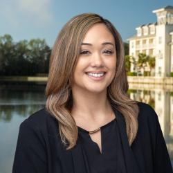 Desne Van Meter Headshot 25