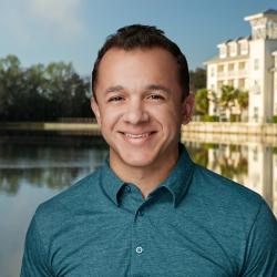 Grant Toranzo Headshot 25