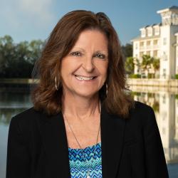 Robin Poche Headshot 25