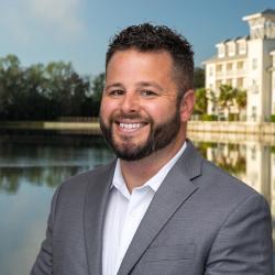 Tyler Weyant Headshot 25