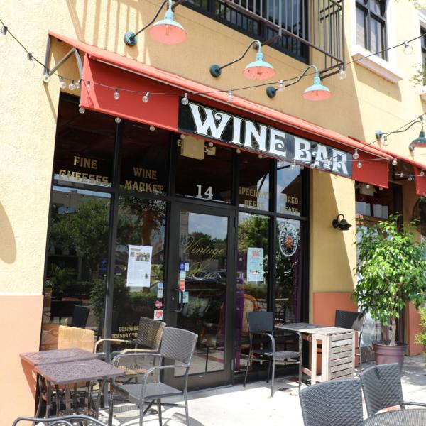 vintage vino wine bar 